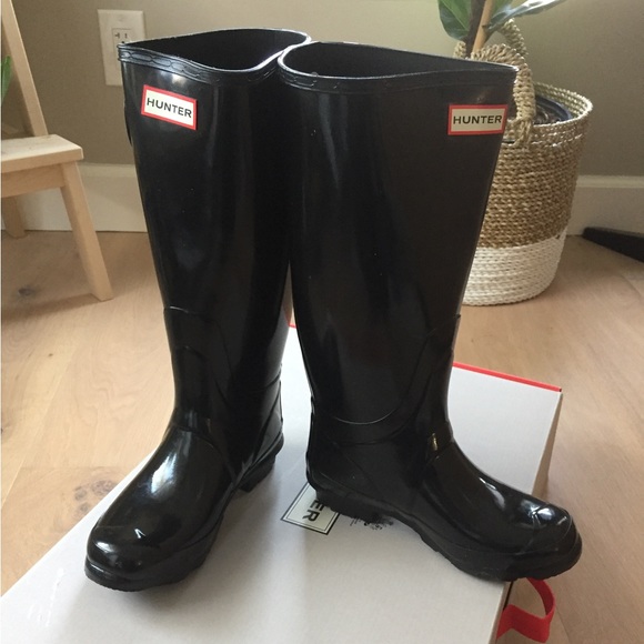 Hunter black gloss huntress boots (runs large) - Picture 2 of 11